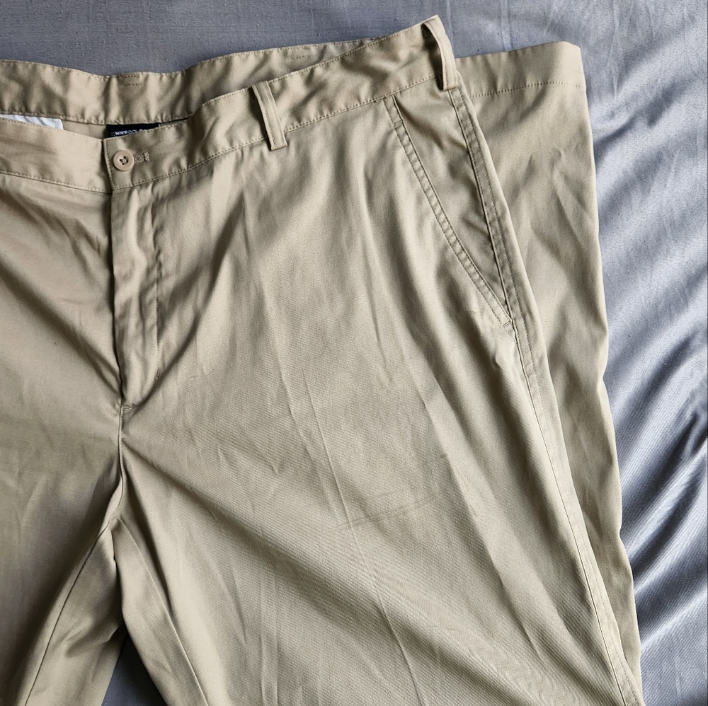 Nike Golf Khaki Golf Pants 40 × 32